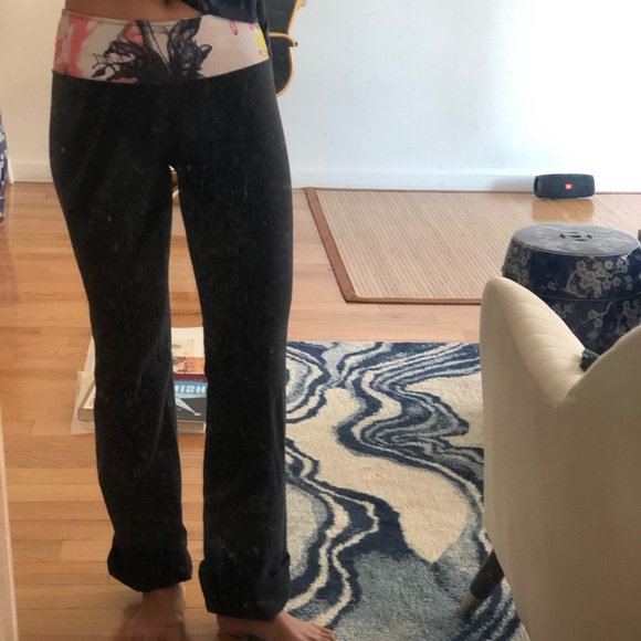 Lululemon flare pants groove size 4 - Picture 9 of 9